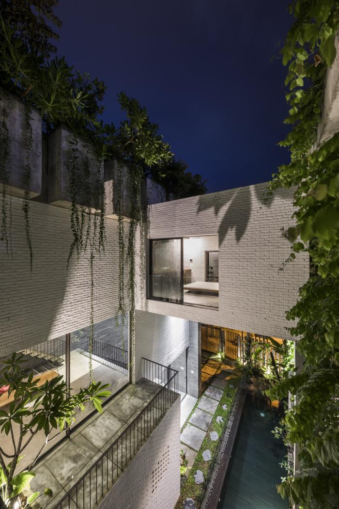 BIM建筑|错落的盒子，可呼吸的“绿色之肺”：岘港住宅 / 武重义建筑事务所