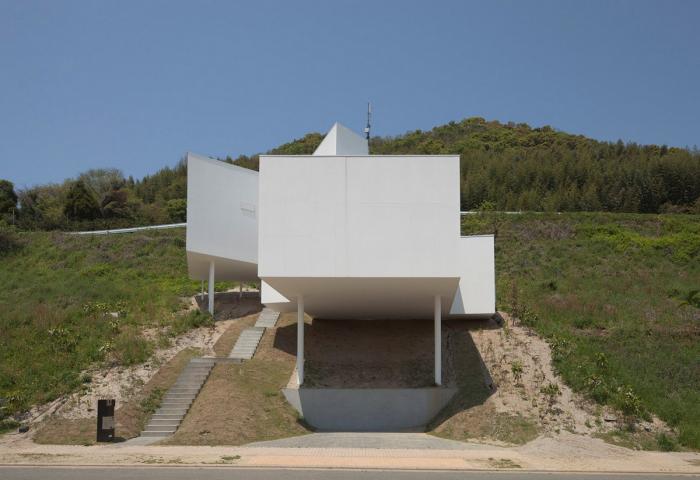 BIM建筑|斜坡上的住宅：8008