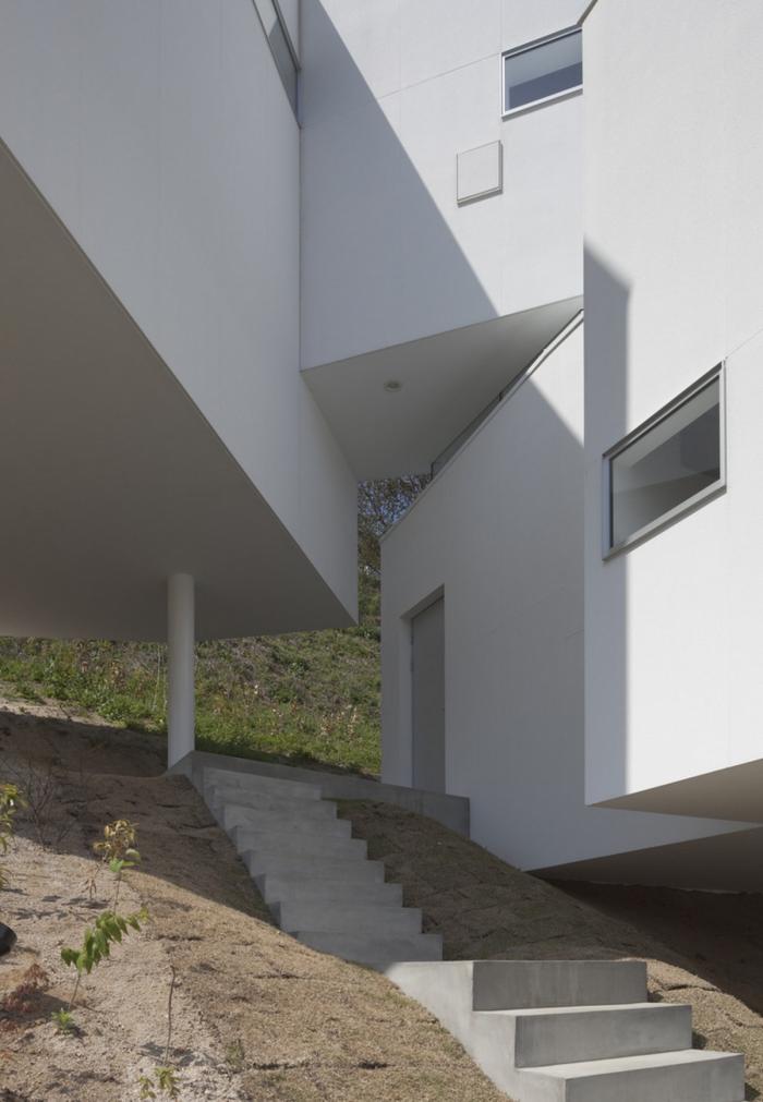 BIM建筑|斜坡上的住宅：8008