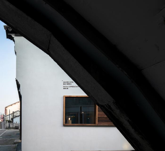 BIM建筑|江南老街与咖啡文化的碰撞：d-u 渡咖文集 / 本哲建筑