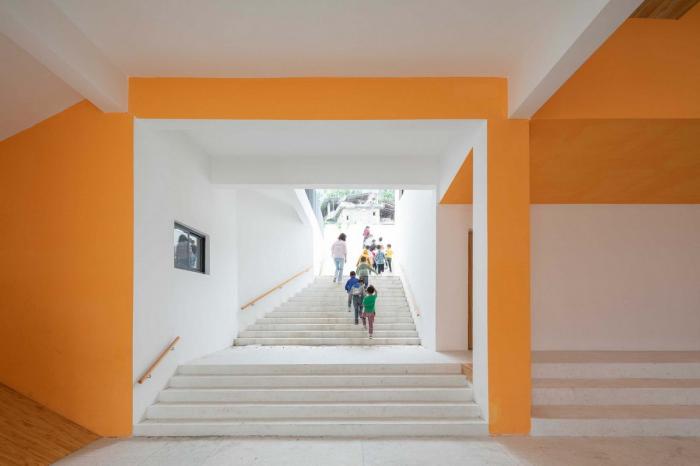 BIM建筑|地形关系的表达：乌斯河镇中心幼儿园 / 东意建筑