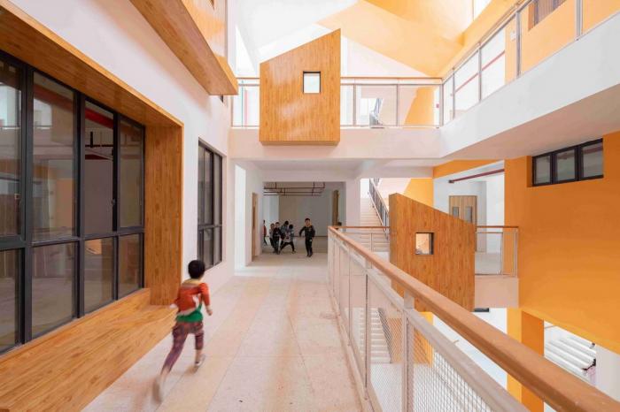 BIM建筑|地形关系的表达：乌斯河镇中心幼儿园 / 东意建筑