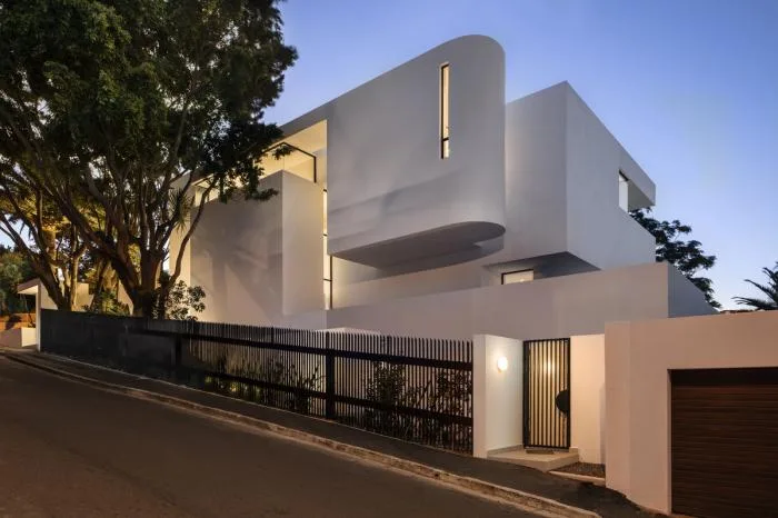BIM建筑|充满未来主义色彩的“雕塑”：南非海景街216号