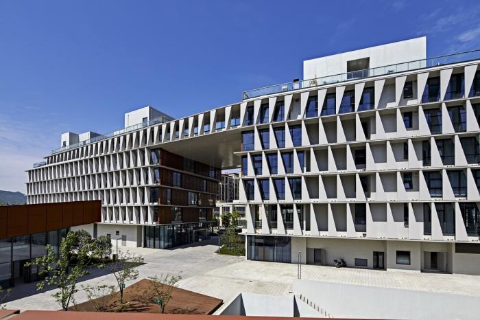 BIM建筑|自由演绎的围合式庭院：南京浦口文化中心 / BAU建筑与城市设计事务所