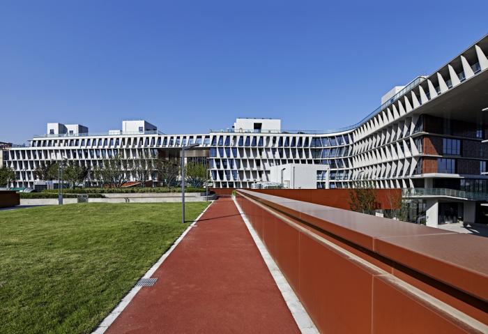 BIM建筑|自由演绎的围合式庭院：南京浦口文化中心 / BAU建筑与城市设计事务所