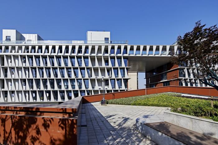 BIM建筑|自由演绎的围合式庭院：南京浦口文化中心 / BAU建筑与城市设计事务所