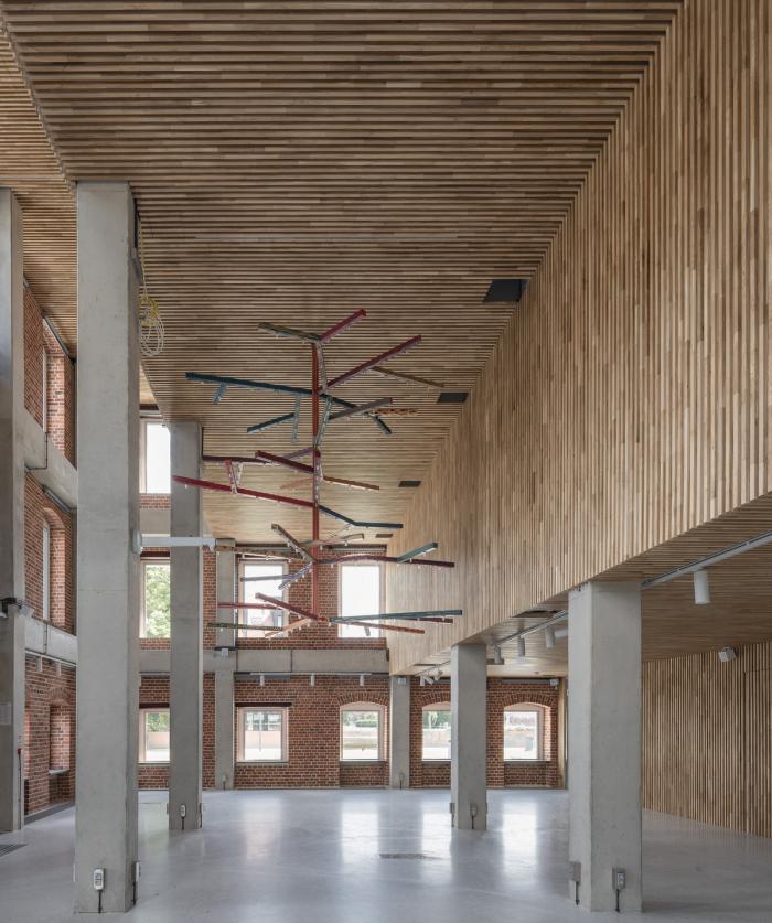 BIM建筑|半透明，半自然：弗罗茨瓦夫设计中心“Concordia” / MVRDV