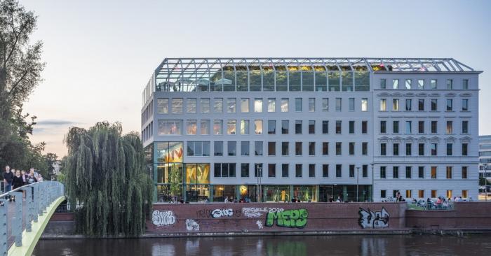 BIM建筑|半透明，半自然：弗罗茨瓦夫设计中心“Concordia” / MVRDV