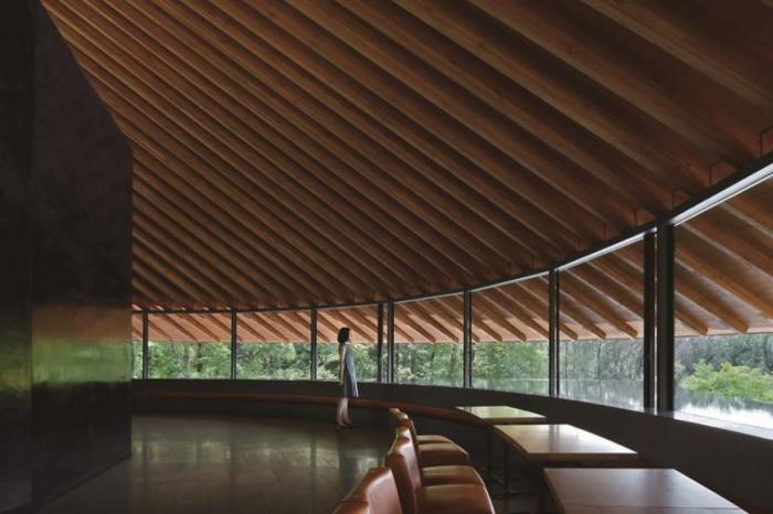 BIM建筑|仿佛一顶圆形礼帽：狭山湖畔墓地社区大厅 / 中村拓志 & NAP