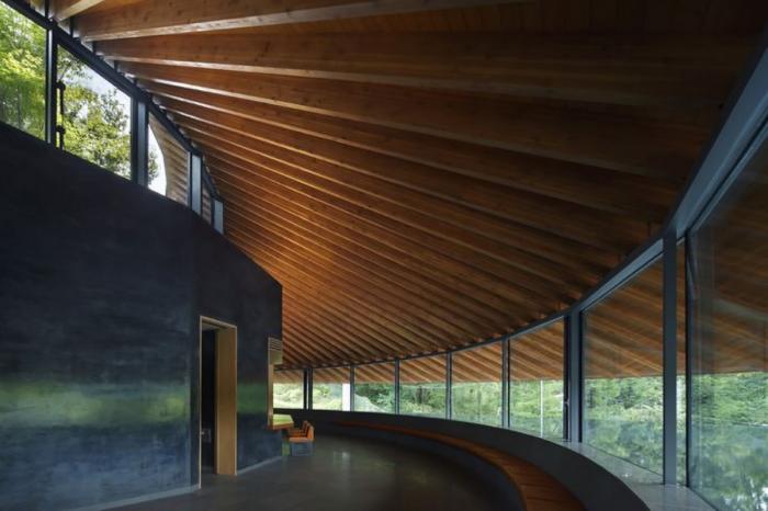 BIM建筑|仿佛一顶圆形礼帽：狭山湖畔墓地社区大厅 / 中村拓志 & NAP