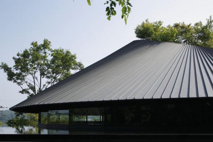 BIM建筑|仿佛一顶圆形礼帽：狭山湖畔墓地社区大厅 / 中村拓志 & NAP