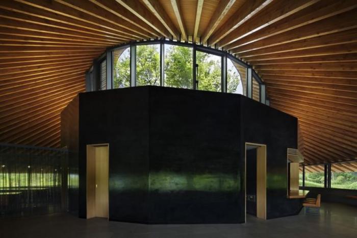 BIM建筑|仿佛一顶圆形礼帽：狭山湖畔墓地社区大厅 / 中村拓志 & NAP