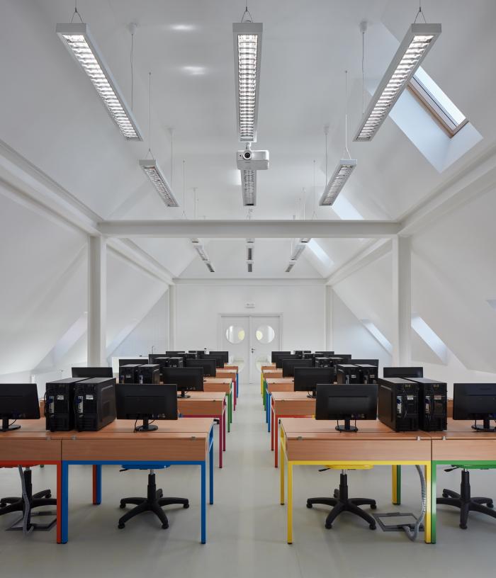 BIM建筑|童话书中的儿童城堡：Vřesovice小学扩建