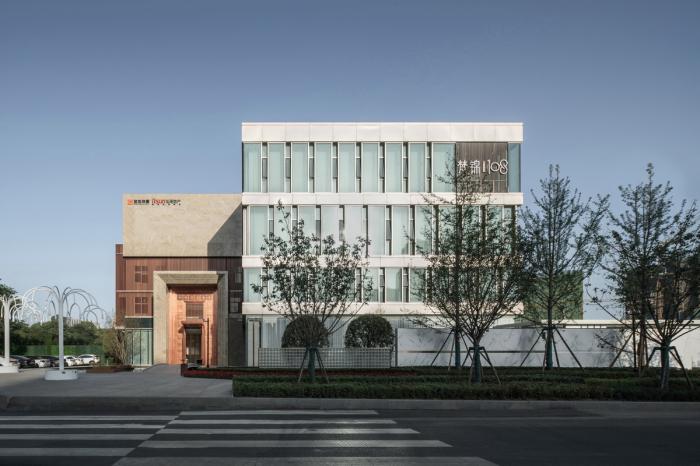 BIM建筑|素雅与轻奢并存：成都金地商置&弘阳地产·梵锦108生活体验馆 / 成执设计