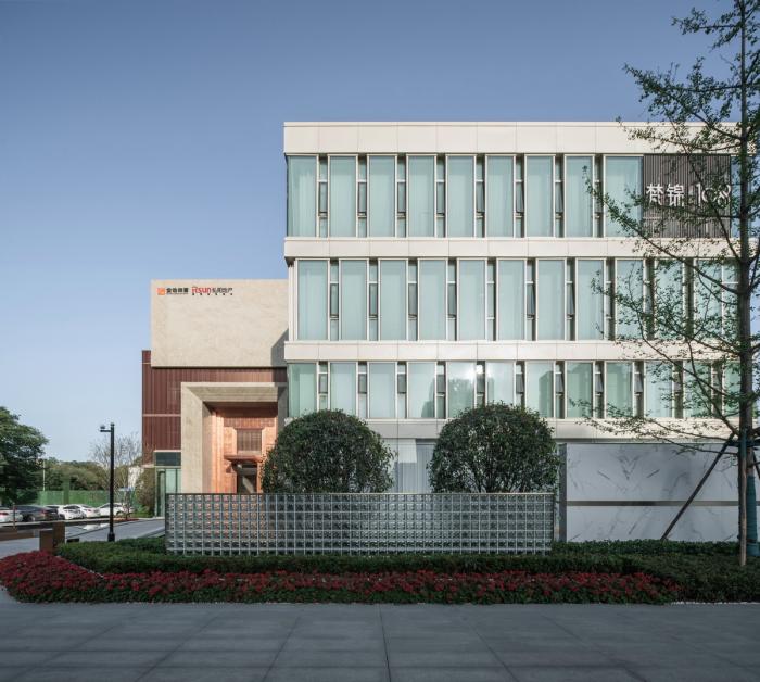 BIM建筑|素雅与轻奢并存：成都金地商置&弘阳地产·梵锦108生活体验馆 / 成执设计