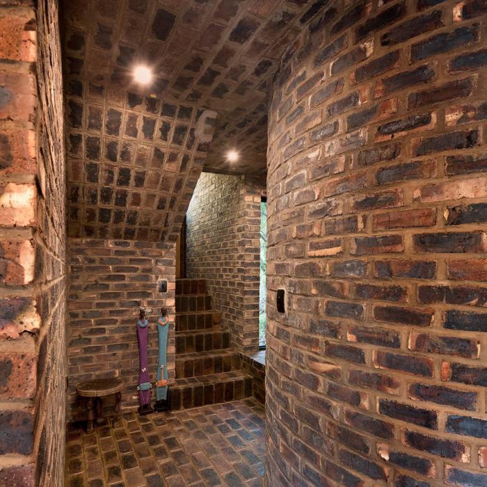 BIM建筑|清幽简居，消隐于森林：南非狭长之宅