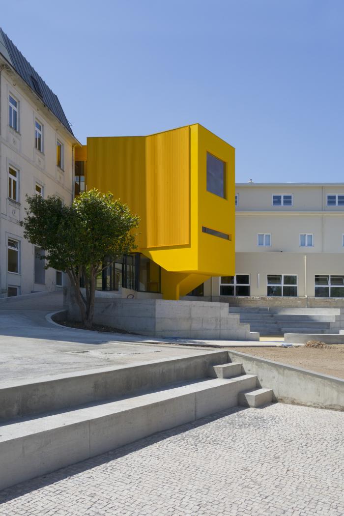 BIM建筑|单调色中的一道亮丽风景：ARTAVE/CCM 音乐学院加建