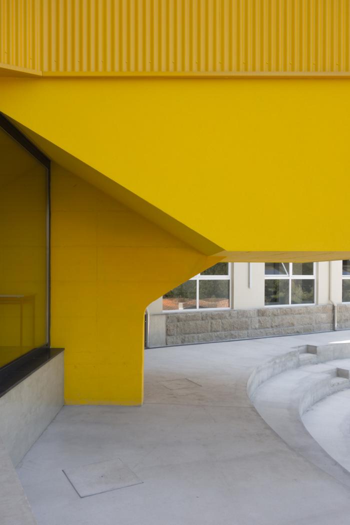 BIM建筑|单调色中的一道亮丽风景：ARTAVE/CCM 音乐学院加建