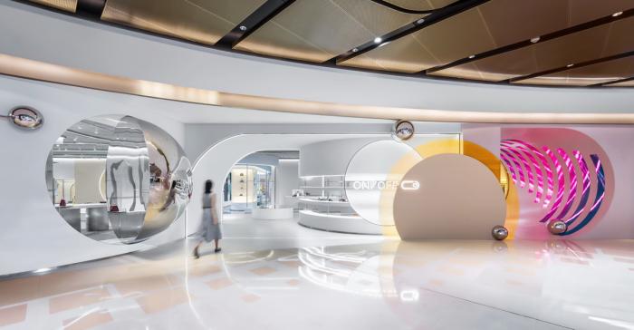 BIM建筑|犹如置身抽象派和构成主义美术馆——ON/OFF时尚买手店 / Studiolite