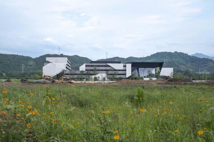 BIM建筑|杭州老鹰画室 / 未觉建筑