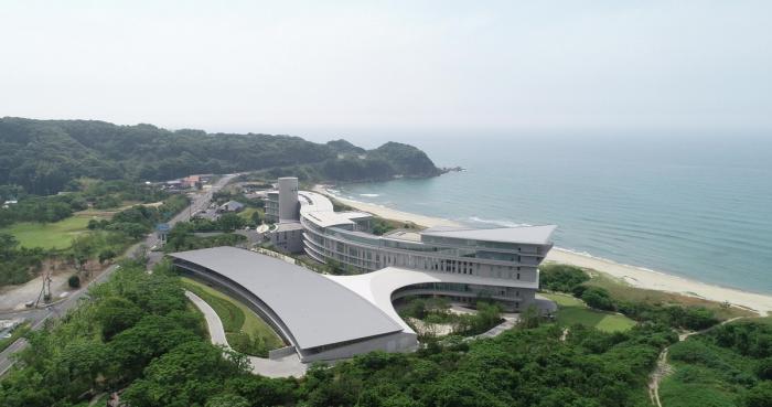 BIM建筑|流动身形，与海浪共舞：大金工业总部 / 竹中工务店