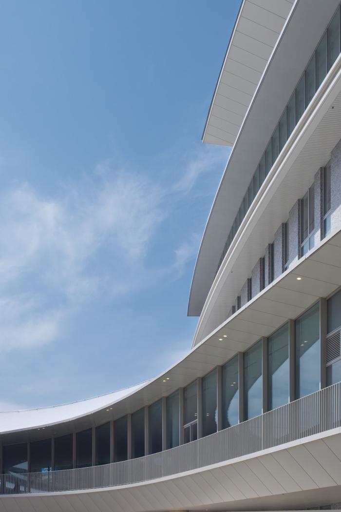 BIM建筑|流动身形，与海浪共舞：大金工业总部 / 竹中工务店