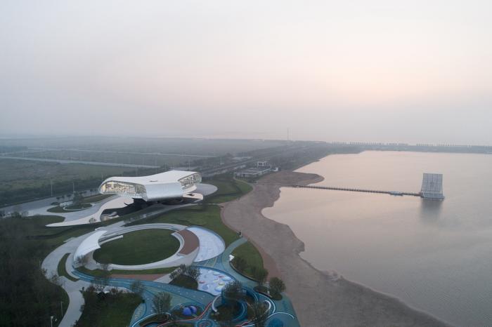 BIM建筑|场域空间与艺术镜像：世茂 · 浪花艺术馆 / 北京日清建筑设计