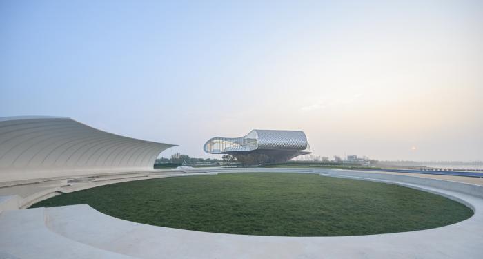 BIM建筑|场域空间与艺术镜像：世茂 · 浪花艺术馆 / 北京日清建筑设计