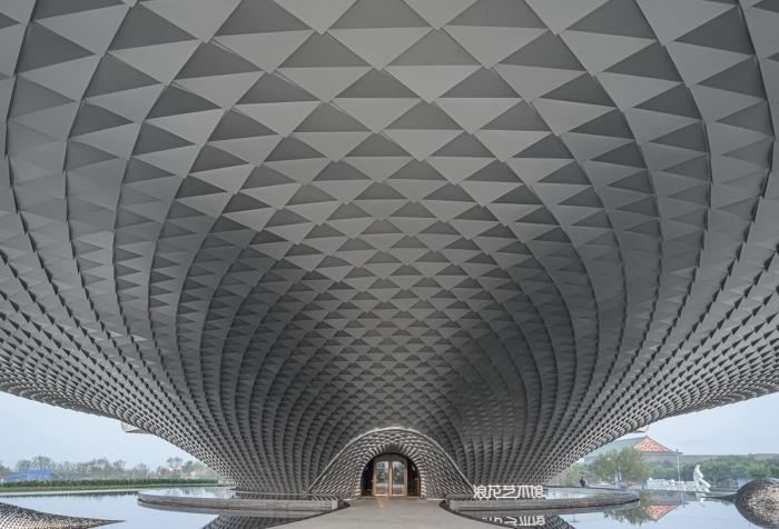 BIM建筑|场域空间与艺术镜像：世茂 · 浪花艺术馆 / 北京日清建筑设计