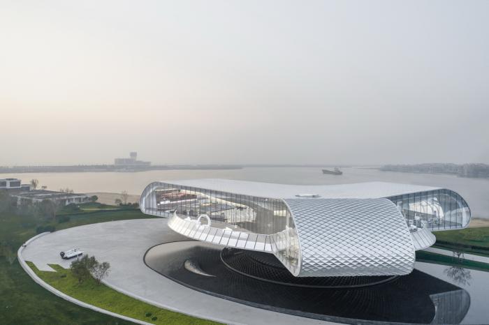 BIM建筑|场域空间与艺术镜像：世茂 · 浪花艺术馆 / 北京日清建筑设计