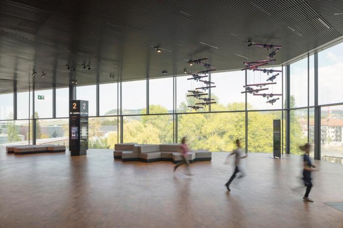 BIM建筑|海尔布隆科技馆，螺旋围合的马蹄形空间