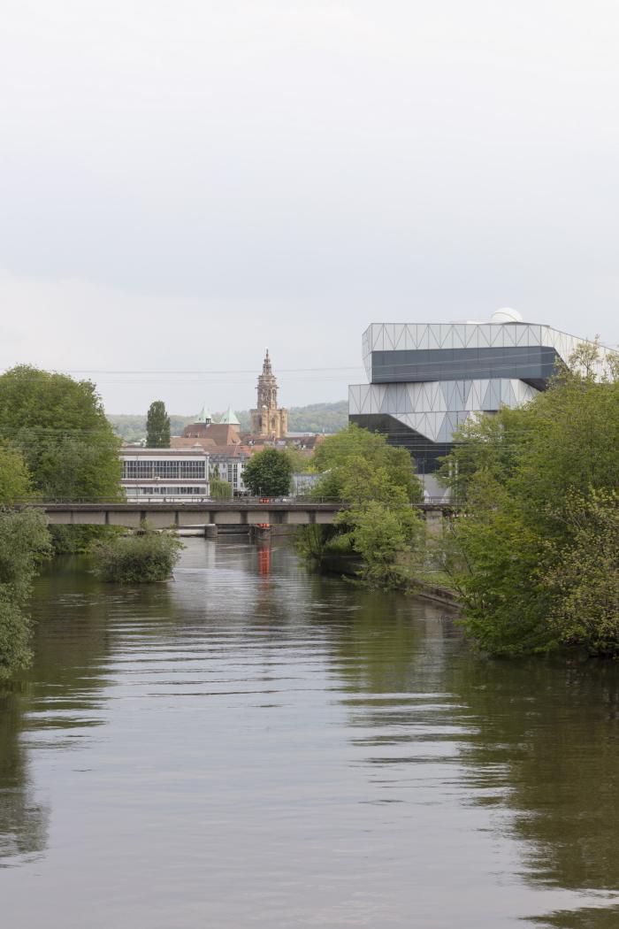 BIM建筑|海尔布隆科技馆，螺旋围合的马蹄形空间