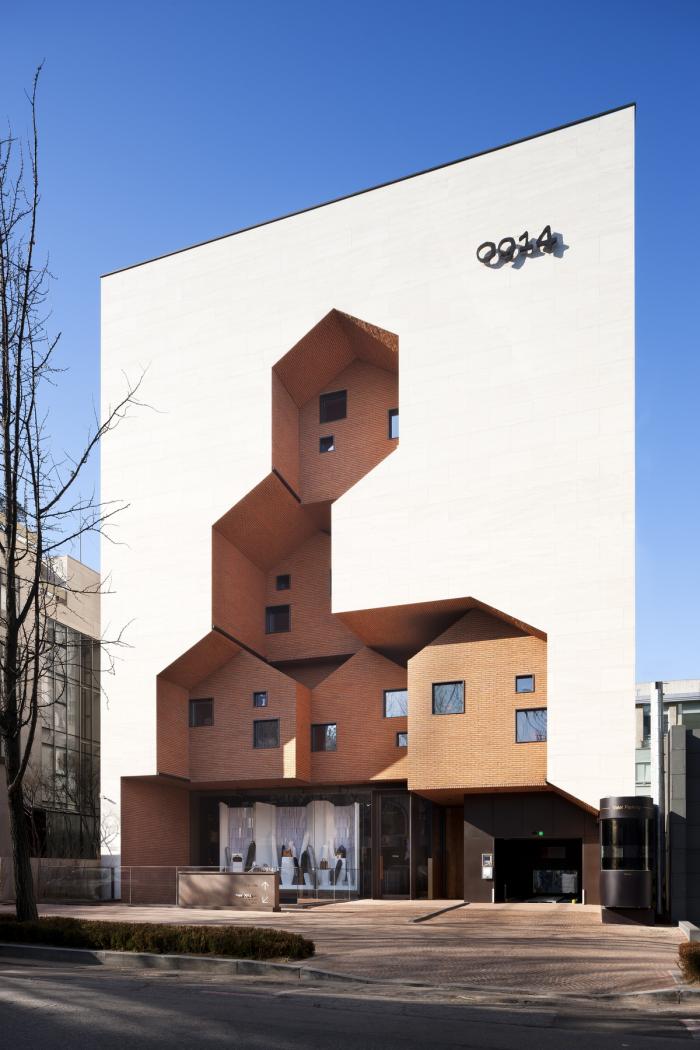 BIM建筑|村庄小房子堆砌于白色盒子中：韩国0914旗舰店