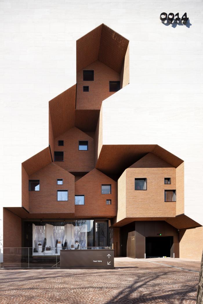 BIM建筑|村庄小房子堆砌于白色盒子中：韩国0914旗舰店