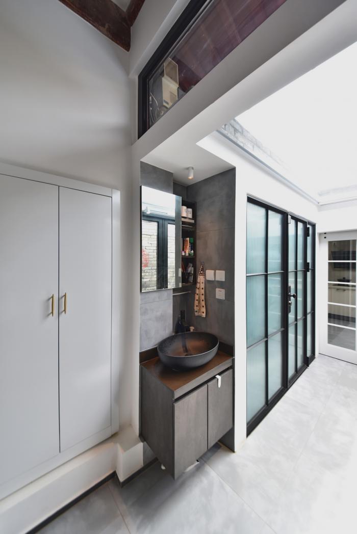 BIM建筑|后海婚房，胡同大杂院里年轻人的居所更新 / 清筑建筑