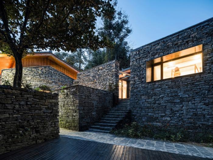 BIM建筑|百美村宿•拉毫石屋 / 原榀建筑事务所