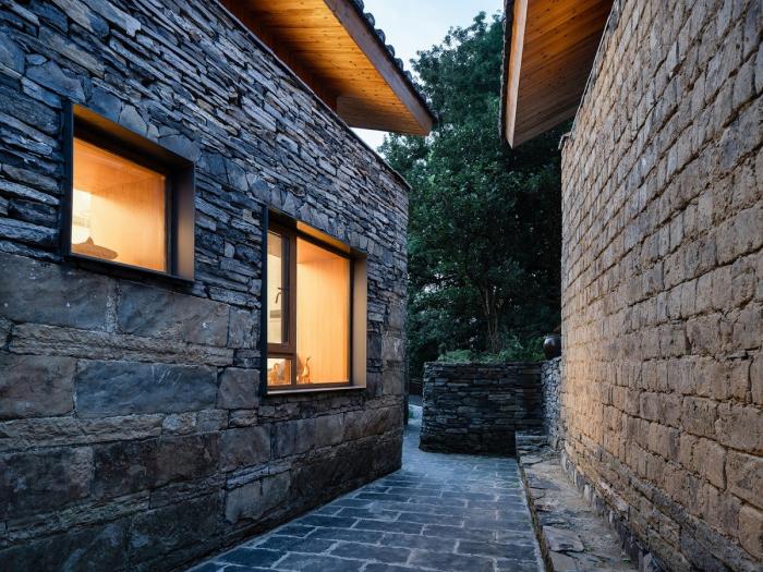 BIM建筑|百美村宿•拉毫石屋 / 原榀建筑事务所