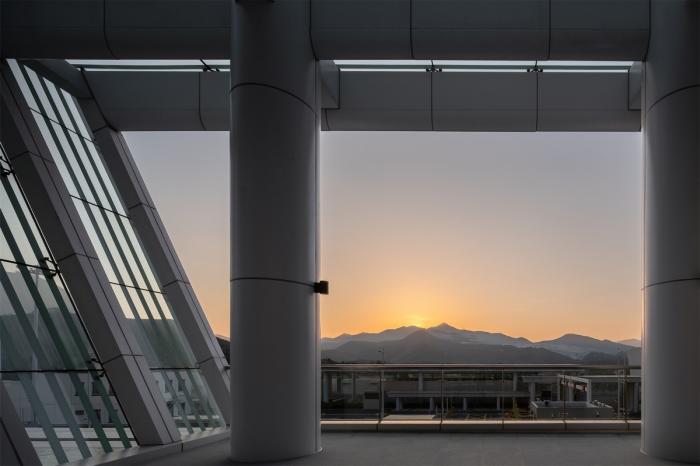 BIM建筑|深圳市莲塘口岸：国内首个“客、货一站式通关”口岸 / 华阳国际设计集团