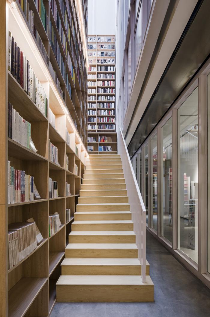 BIM建筑|源平·美璟书店：隐秘在采光中庭中的书店 / 上海严旸建筑设计工作室