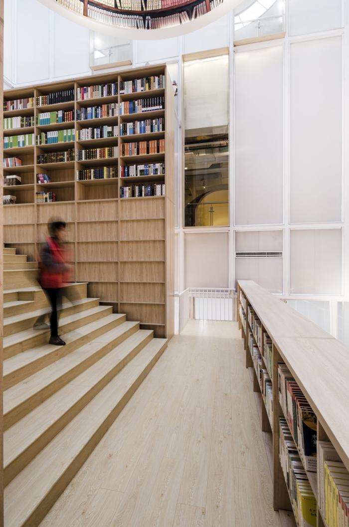 BIM建筑|源平·美璟书店：隐秘在采光中庭中的书店 / 上海严旸建筑设计工作室