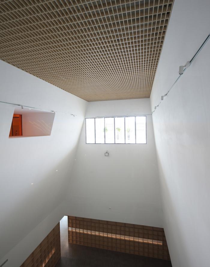 BIM建筑|源平·美璟书店：隐秘在采光中庭中的书店 / 上海严旸建筑设计工作室