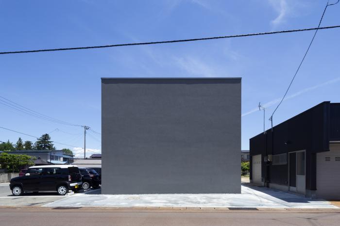 BIM建筑|垂墙半遮，通透借景：日本山形县住宅“SCAPE”