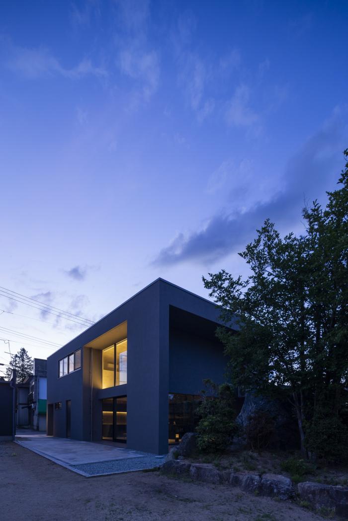 BIM建筑|垂墙半遮，通透借景：日本山形县住宅“SCAPE”