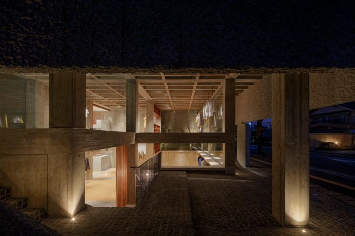 BIM建筑|厚重与透明：大原参道半架空品牌店 / 下川徹建筑事务所