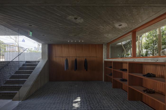 BIM建筑|厚重与透明：大原参道半架空品牌店 / 下川徹建筑事务所