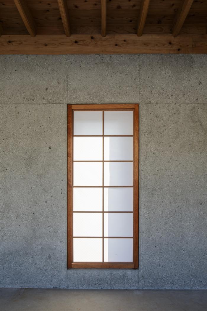 BIM建筑|厚重与透明：大原参道半架空品牌店 / 下川徹建筑事务所