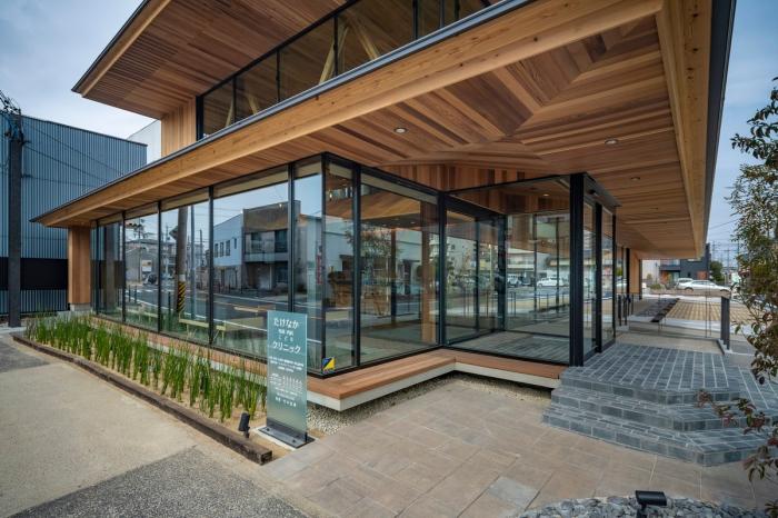 BIM建筑|温暖的透明度：名古屋外科诊所“Takenaka” / TSC Architects