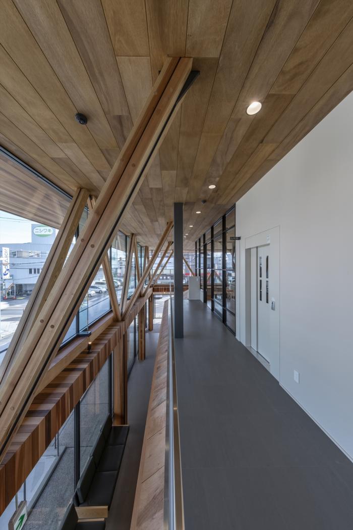 BIM建筑|温暖的透明度：名古屋外科诊所“Takenaka” / TSC Architects