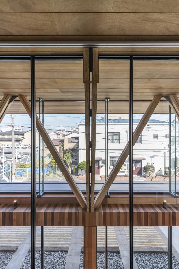 BIM建筑|温暖的透明度：名古屋外科诊所“Takenaka” / TSC Architects