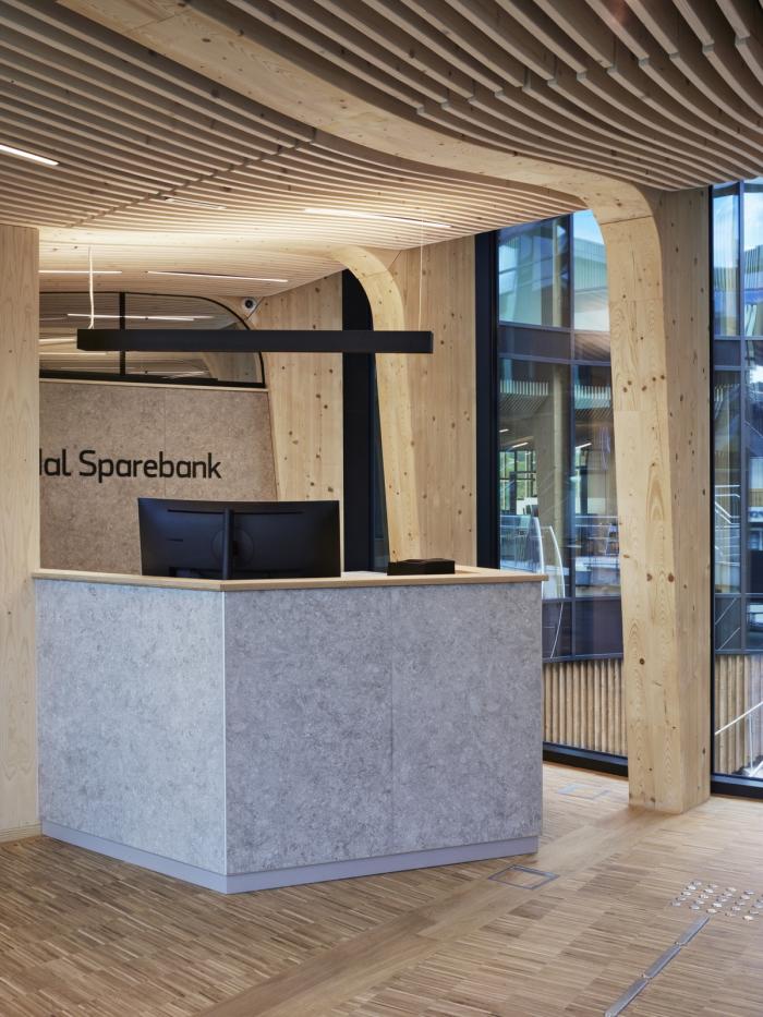 BIM建筑|挪威收藏图书馆：垂直木材编织出柔和立面 / Helen & Hard